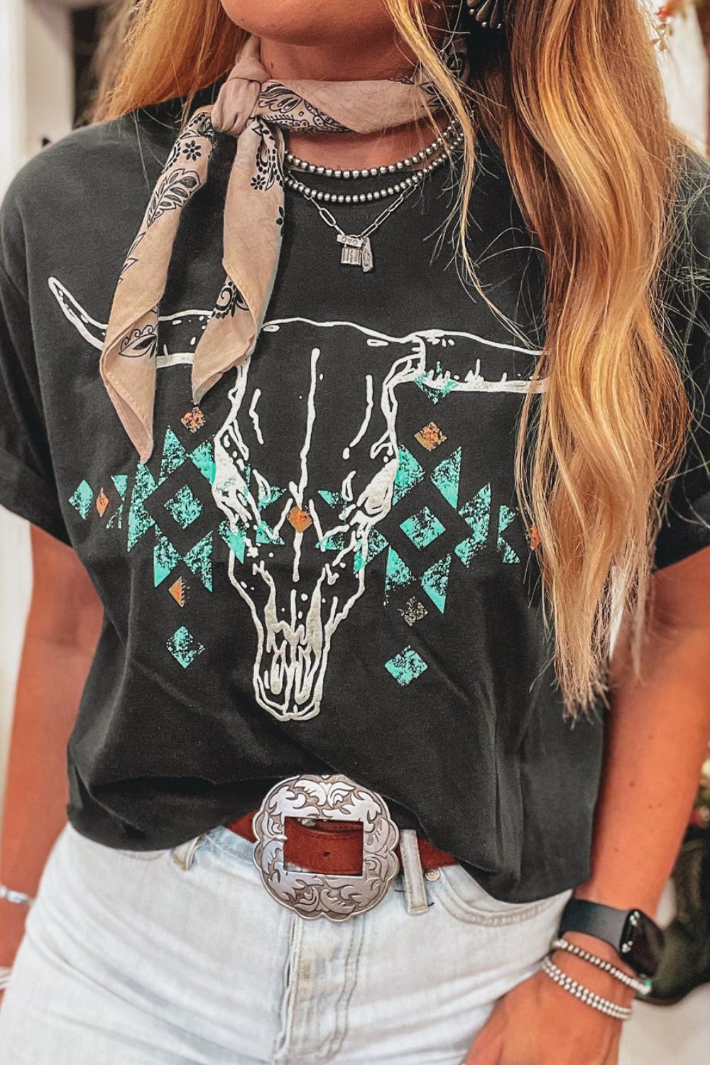 "Bull Head Skull Tee – Western-inspired graphic t-shirt featuring a bold bull skull design, perfect for rugged and cowboy style."
