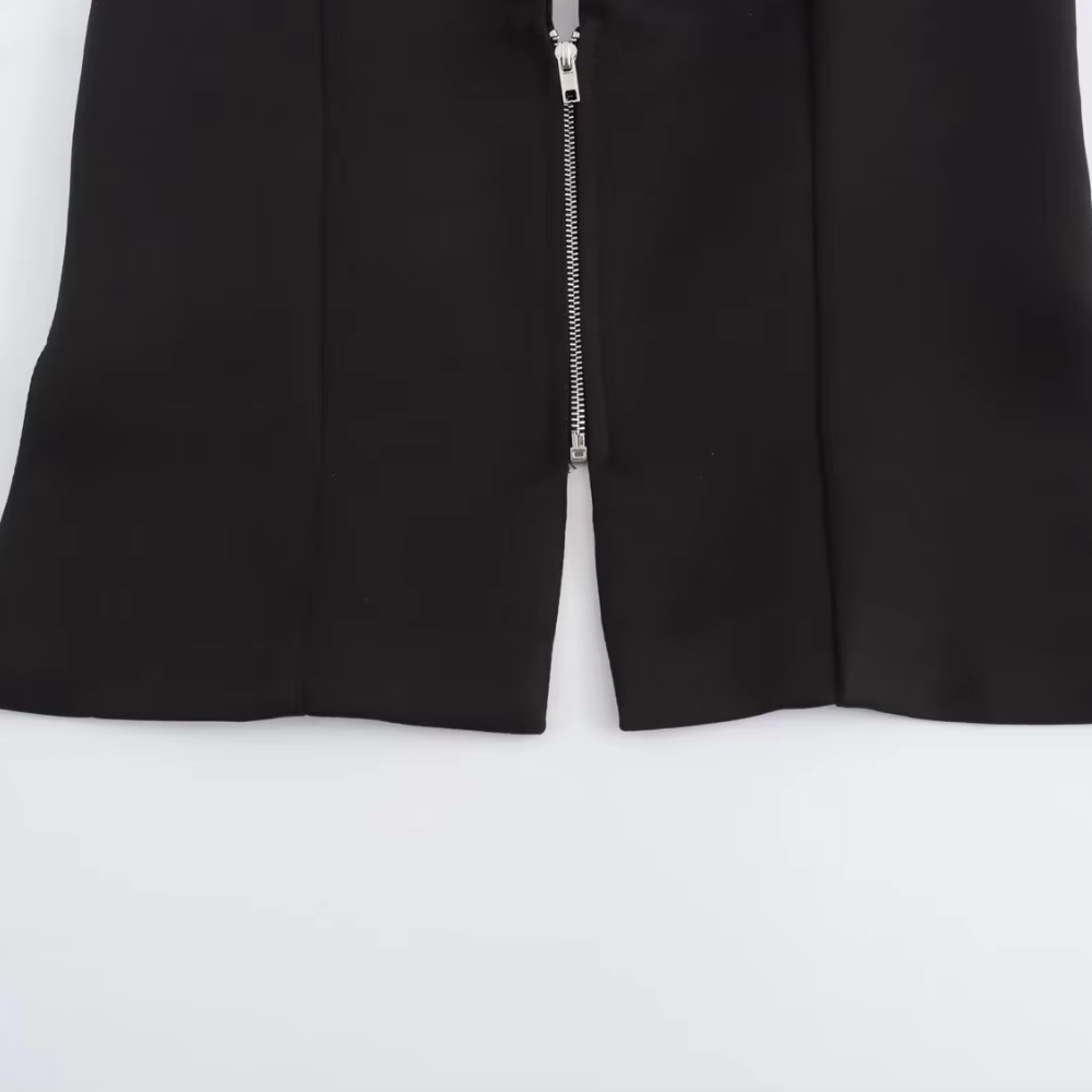 "Chic backless hanging top – lightweight, stylish, and perfect for casual outings or nights out. Elegant design for a trendy, effortless look."
